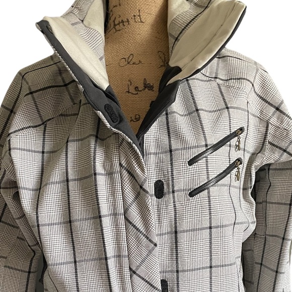 Columbia Omni Tech Waterproof Jacket, Fall Jacket - Picture 3 of 10